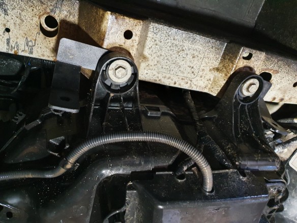 Oceľový kryt AdBlue Ford Transit Custom (2020-2023)