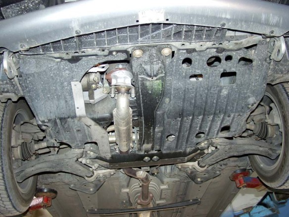 Oceľový kryt motora Nissan Primera P12 (2001-2007)Nissan Primera